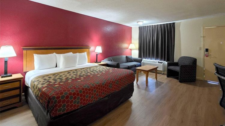 Econo Lodge Whiteville Suite