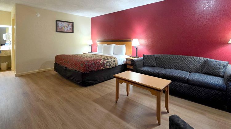 Econo Lodge Whiteville Suite