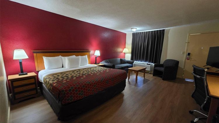 Econo Lodge Whiteville Suite