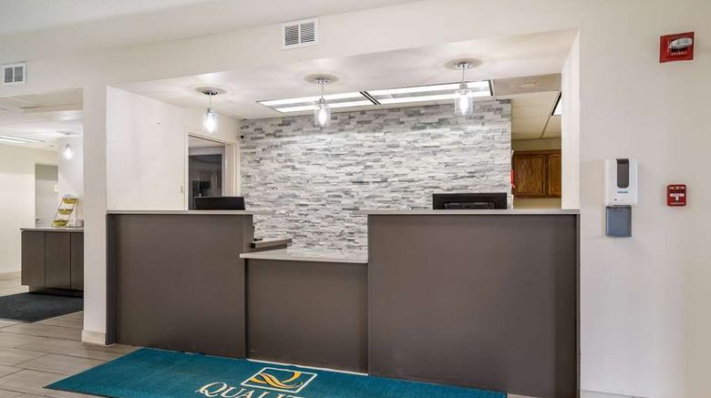 <b>Quality Inn Jacksonville Lobby</b>. Images powered by <a href="https://iceportal.shijigroup.com/" title="IcePortal" target="_blank">IcePortal</a>.