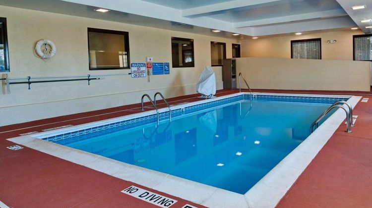 Comfort Inn Mount Airy Pool