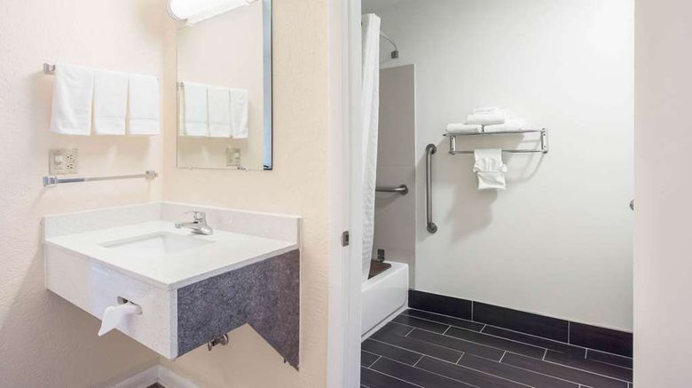 <b>Econo Lodge Waynesville Room</b>. Images powered by <a href="https://iceportal.shijigroup.com/" title="IcePortal" target="_blank">IcePortal</a>.