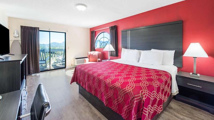 Econo Lodge Waynesville Room