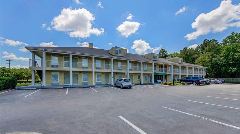 <b>Quality Inn Laurinburg Exterior</b>. Images powered by <a href="https://iceportal.shijigroup.com/" title="IcePortal" target="_blank">IcePortal</a>.