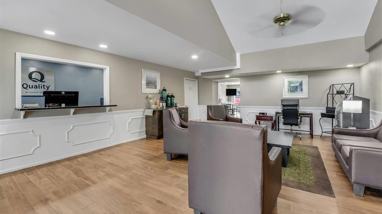 Quality Inn Laurinburg Lobby
