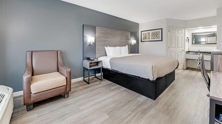 Quality Inn Laurinburg Room