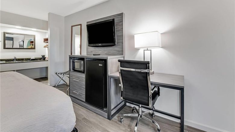 <b>Quality Inn Laurinburg Room</b>. Images powered by <a href="https://iceportal.shijigroup.com/" title="IcePortal" target="_blank">IcePortal</a>.
