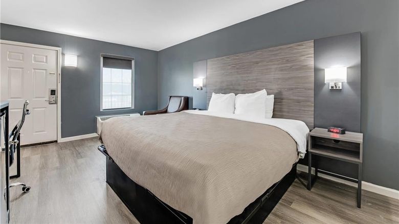 <b>Quality Inn Laurinburg Room</b>. Images powered by <a href="https://iceportal.shijigroup.com/" title="IcePortal" target="_blank">IcePortal</a>.