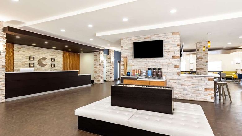 <b>Comfort Inn Lobby</b>. Images powered by <a href="https://iceportal.shijigroup.com/" title="IcePortal" target="_blank">IcePortal</a>.
