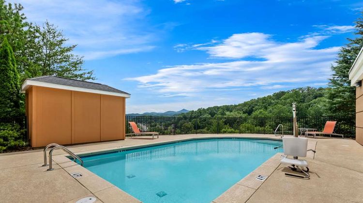 Comfort Inn Pool