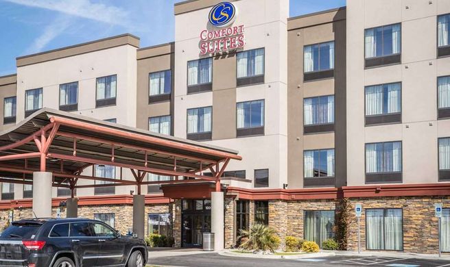 Comfort Suites Exterior