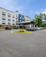Comfort Suites