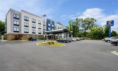 Comfort Suites