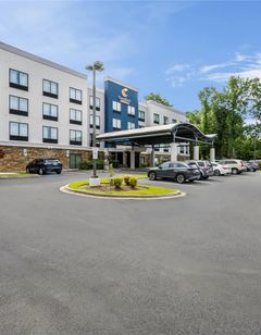 Comfort Suites