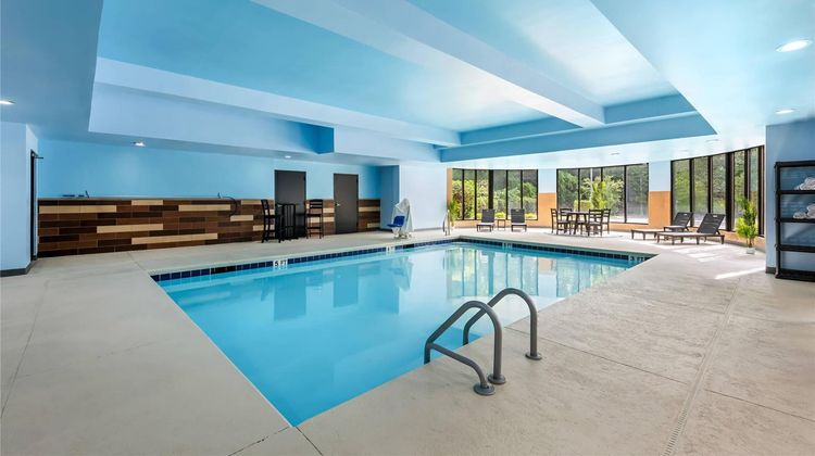 Comfort Suites Pool