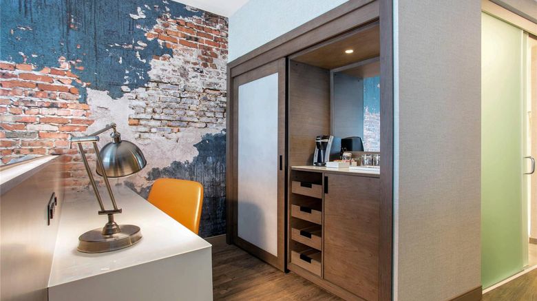 <b>Cambria Hotel Downtown Asheville Room</b>. Images powered by <a href="https://iceportal.shijigroup.com/" title="IcePortal" target="_blank">IcePortal</a>.
