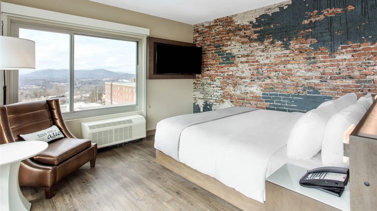 Cambria Hotel Downtown Asheville Room