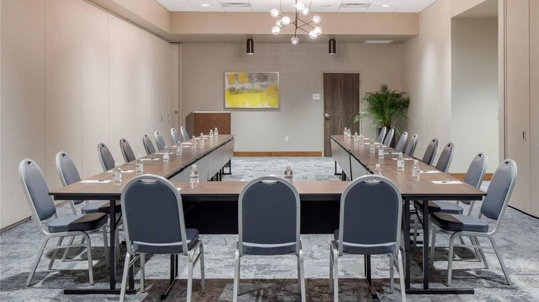 <b>Cambria Hotel Downtown Asheville Meeting</b>. Images powered by <a href="https://iceportal.shijigroup.com/" title="IcePortal" target="_blank">IcePortal</a>.