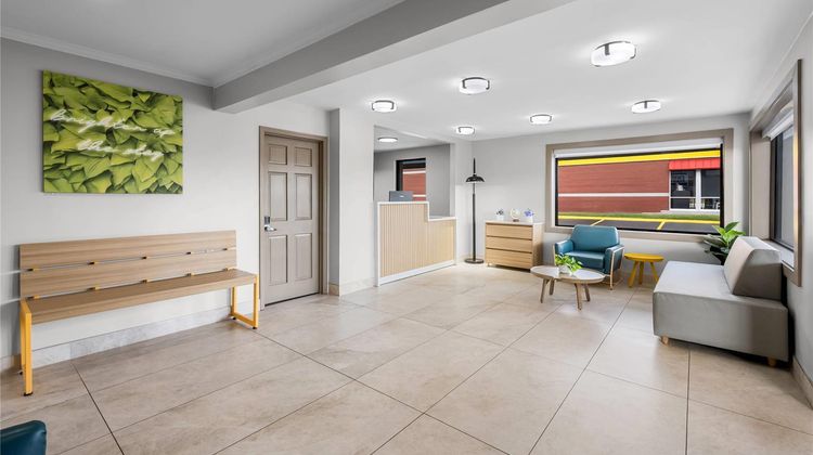 Park Inn by Radisson, Roanoke Rapids Lobby