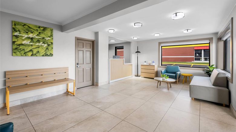 <b>Park Inn by Radisson, Roanoke Rapids Lobby</b>. Images powered by <a href="https://iceportal.shijigroup.com/" title="IcePortal" target="_blank">IcePortal</a>.