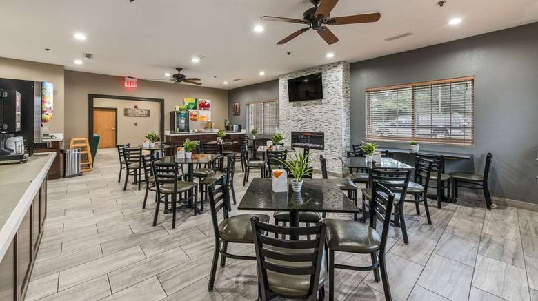 <b>Quality Inn & Suites, Flat Rock Restaurant</b>. Images powered by <a href="https://iceportal.shijigroup.com/" title="IcePortal" target="_blank">IcePortal</a>.