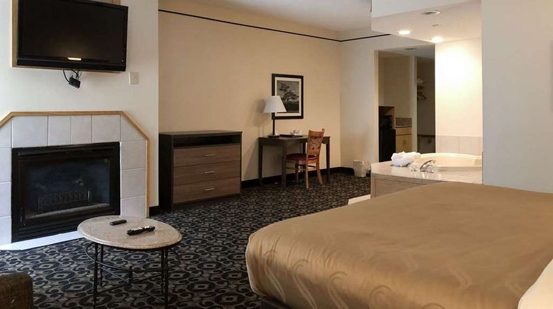<b>Quality Inn & Suites University Room</b>. Images powered by <a href="https://iceportal.shijigroup.com/" title="IcePortal" target="_blank">IcePortal</a>.