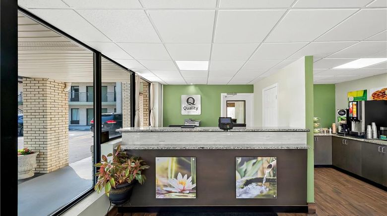 <b>Quality Inn Raeford Lobby</b>. Images powered by <a href="https://iceportal.shijigroup.com/" title="IcePortal" target="_blank">IcePortal</a>.