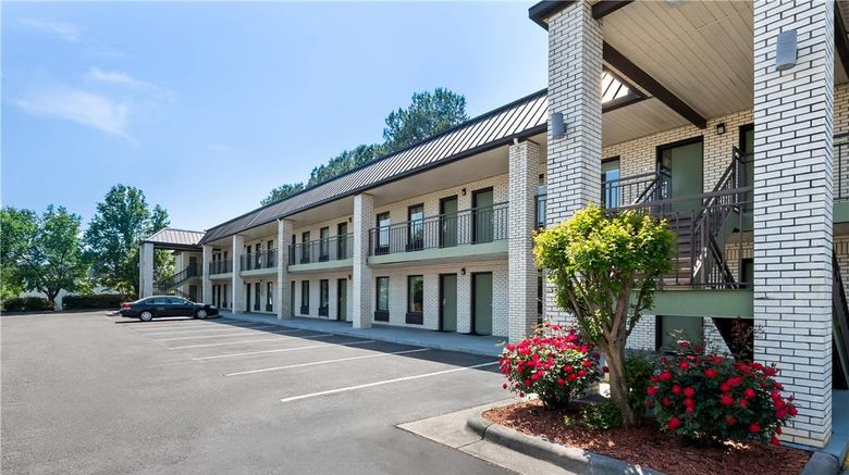 <b>Quality Inn Raeford Exterior</b>. Images powered by <a href="https://iceportal.shijigroup.com/" title="IcePortal" target="_blank">IcePortal</a>.