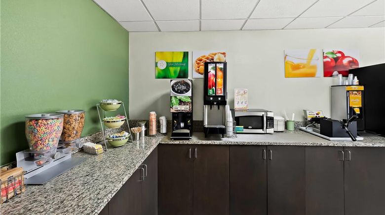 <b>Quality Inn Raeford Restaurant</b>. Images powered by <a href="https://iceportal.shijigroup.com/" title="IcePortal" target="_blank">IcePortal</a>.