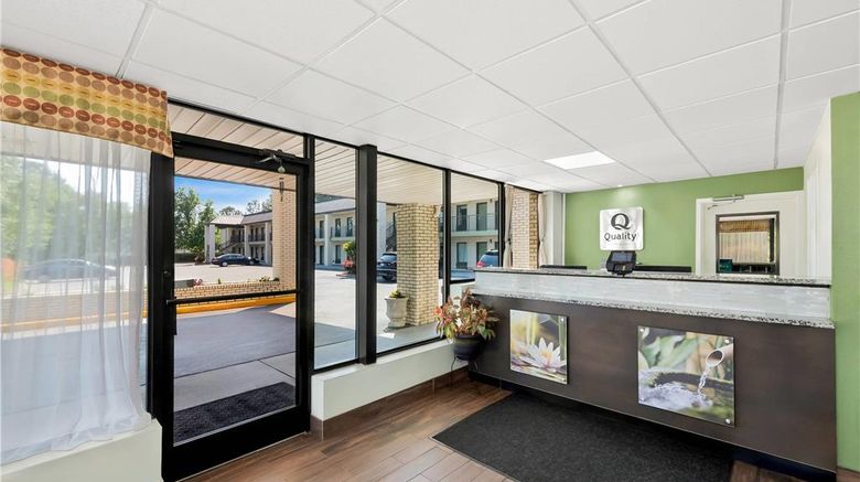 <b>Quality Inn Raeford Lobby</b>. Images powered by <a href="https://iceportal.shijigroup.com/" title="IcePortal" target="_blank">IcePortal</a>.