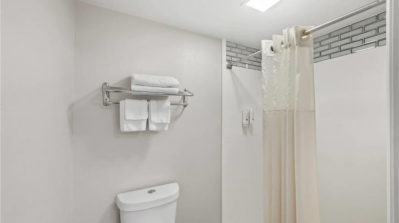 <b>Quality Inn Raeford Room</b>. Images powered by <a href="https://iceportal.shijigroup.com/" title="IcePortal" target="_blank">IcePortal</a>.
