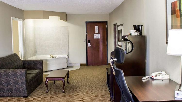Quality Inn and Suites Wilson I-95 Suite
