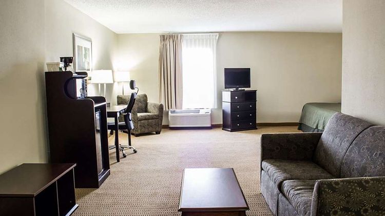 Quality Inn and Suites Wilson I-95 Suite