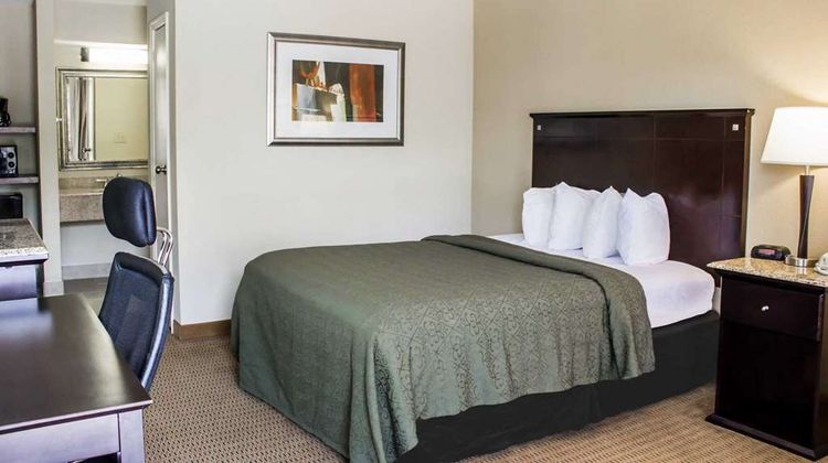 Quality Inn and Suites Wilson I-95 Room