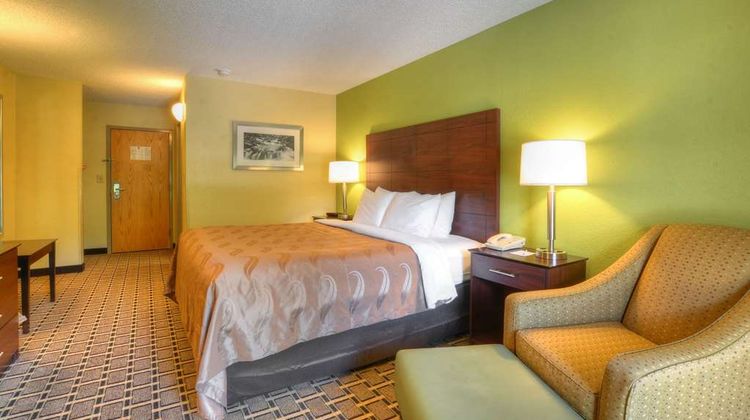 Quality Inn Cherokee Riverside Room