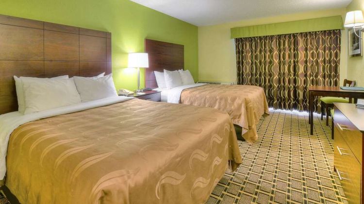 Quality Inn Cherokee Riverside Room