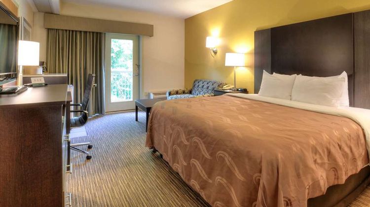 Quality Inn Cherokee Riverside Room