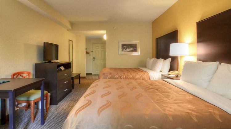 Quality Inn Cherokee Riverside Suite