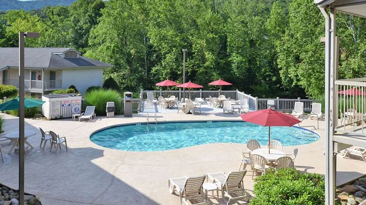 Quality Inn Cherokee Riverside Pool