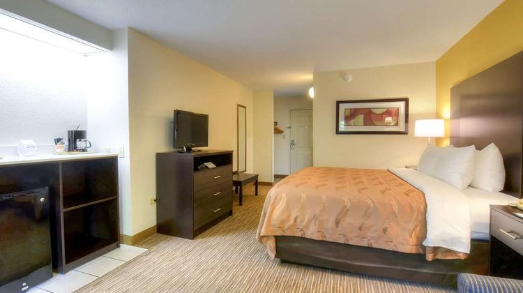 Quality Inn Cherokee Riverside Suite