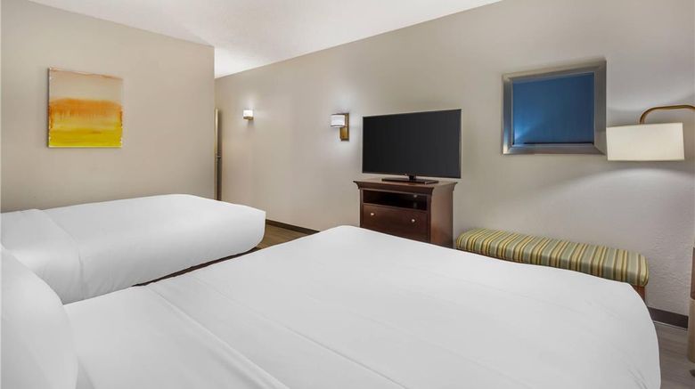 <b>Comfort Inn Suite</b>. Images powered by <a href="https://iceportal.shijigroup.com/" title="IcePortal" target="_blank">IcePortal</a>.