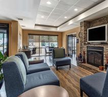 Comfort Inn West Lobby