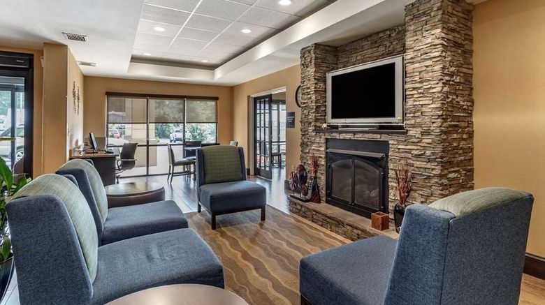 <b>Comfort Inn West Lobby</b>. Images powered by <a href="https://iceportal.shijigroup.com/" title="IcePortal" target="_blank">IcePortal</a>.