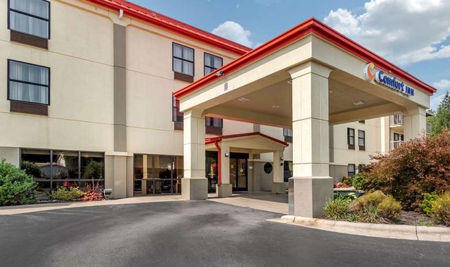 Comfort Inn West Exterior
