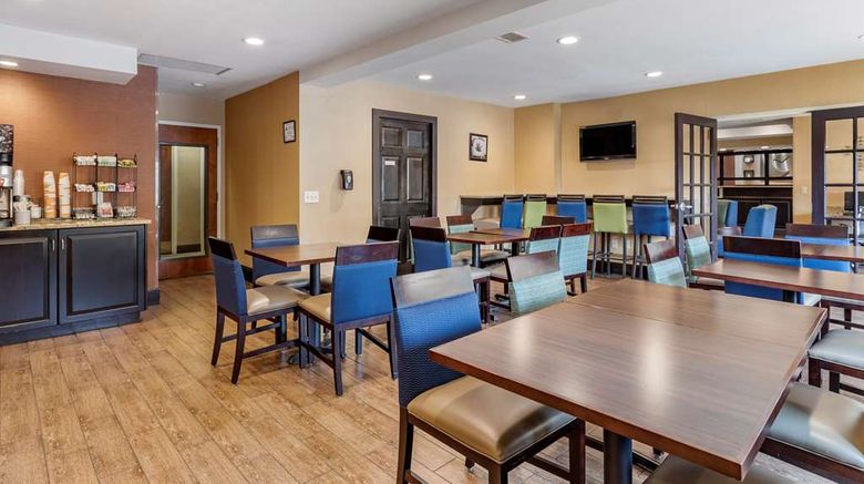 <b>Comfort Inn West Restaurant</b>. Images powered by <a href="https://iceportal.shijigroup.com/" title="IcePortal" target="_blank">IcePortal</a>.