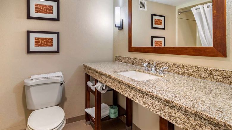 <b>Comfort Inn West Suite</b>. Images powered by <a href="https://iceportal.shijigroup.com/" title="IcePortal" target="_blank">IcePortal</a>.