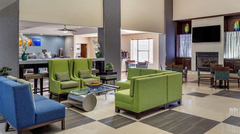 <b>Comfort Suites Pineville-Ballantyne Lobby</b>. Images powered by <a href="https://iceportal.shijigroup.com/" title="IcePortal" target="_blank">IcePortal</a>.