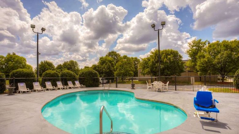 <b>Comfort Suites Pineville-Ballantyne Pool</b>. Images powered by <a href="https://iceportal.shijigroup.com/" title="IcePortal" target="_blank">IcePortal</a>.