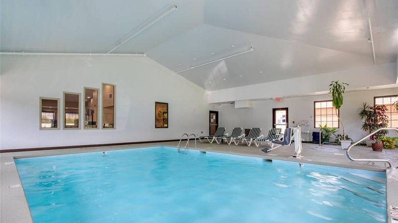 <b>Comfort Inn Marion Pool</b>. Images powered by <a href="https://iceportal.shijigroup.com/" title="IcePortal" target="_blank">IcePortal</a>.