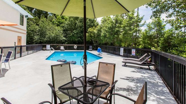 Quality Inn Pool